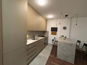 I&I Tesla Apartments II