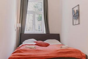Modern 2BR & 1LR Apt Near Westbahnhof for 6 Guests