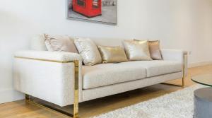 Modern 2-Bedroom London Apartment Canary Wharf - Prime Location