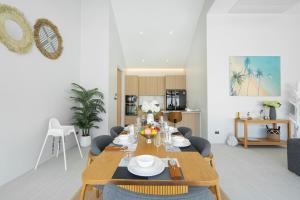 Seaside New 3BR Pool Villa 2-Min Walk to Bangtao Beach l Villa Belplaya Phuket, Bangtao