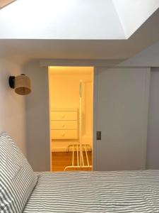 Sol Apartment - Sunny top-floor view in charming Benfica