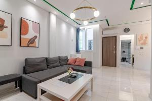 Warm and modern brand new apartment