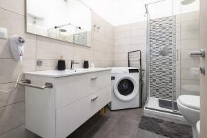 Domus Tiziano 30 meters from the C line