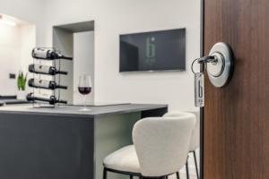 AT SIX - NEW designer apartment in the center!