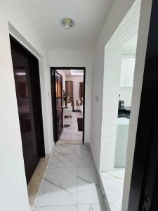 Cozy 2BR Apartment Kitchen & Private Bathroom 20