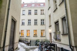 Garbary Studio with Mezzanine by BookingHost