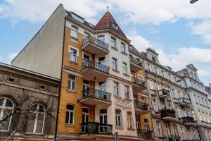 Garbary Studio with Mezzanine by BookingHost