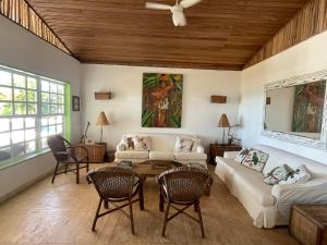 Paradise Beach Cottage with service