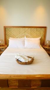 Sadi Baluy Cozy Studio near Rockwell with Free Pool Access