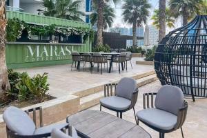 Vogue Vacation Homes, Business Bay Damac Maison Prive near Burj Khalifa and Dubai Mall, Studio Apartment with Balcony, Canal and City view, Access toAmenities