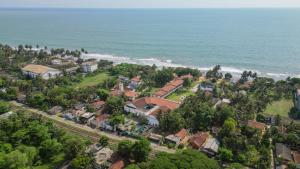 Hibiscus Beach Hotel & Villas