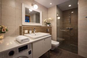 City Center Bright Home