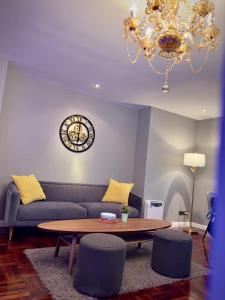 Omni Tower Sukhumvit Nana - Luxury Condominium