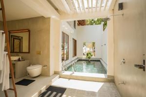 Hibiscus Beach Hotel & Villas