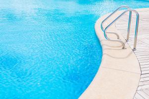 Ninfa Sul Mare Apartments - Piscina Idromassaggio 50 M E T R I dal Mare Free Parking