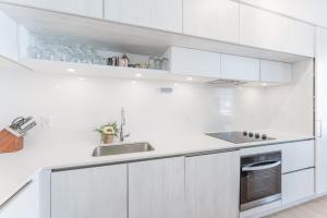 Modern Family Townhouse 2 Bedrooms 3 Full Bathrooms Sleeps 6