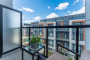 Modern Family Townhouse 2 Bedrooms 3 Full Bathrooms Sleeps 6