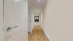 Modern 2-Bedroom London Apartment Canary Wharf - Prime Location