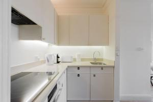 Fantastically Located 1BDR Flat in Earls Court