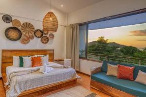 Walk to Beach - Hot Tub - Pool - Comfort & Space Villa