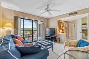 Spacious Condo with Private Balcony and Close Beach Access