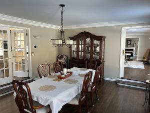 Luxury Private Estate, 5BR 6BA, close to MetLife with ample parking