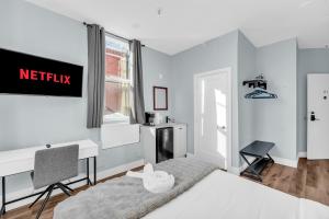 Guestic Hotel at Queen West