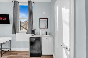 Guestic Hotel at Queen West