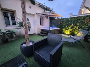 Studio avec Spa Privatif & Terrasse Jungle Dijon Centre