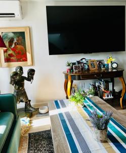 Heart of Fishtown with parking!