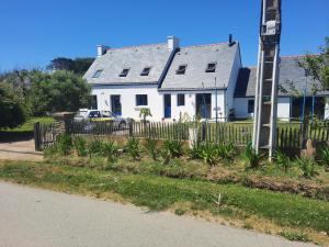 Maison ile de Groix la plage à pied, 3 chambres, 6 couchages et 2 BB