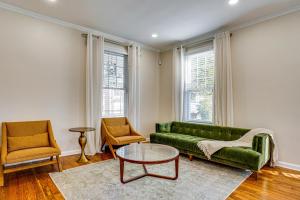 Explore Orange and NYC! Luxury Family Home with Deck