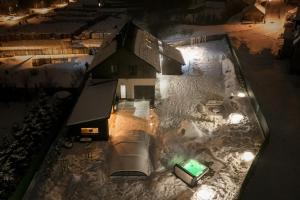 Residence Smržovka - Luxury House with Swimming Pool, Jacuzzi, Garden and BBQ