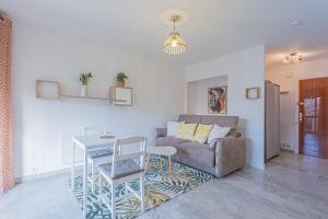 Studio avec balcon et parking proche plages