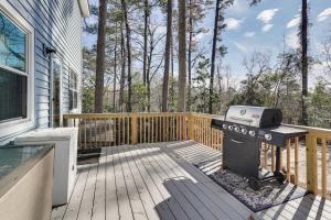 8 Mi to Augusta National Group Getaway with Deck