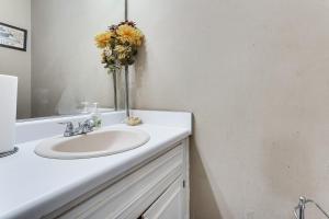 8 Mi to Augusta National Group Getaway with Deck