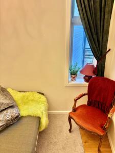 2 bedroom apartment historical downtown by the sea