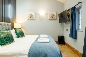 Waterhead Retreat, Ground Floor Bathtub Suites with Private Entrance