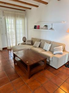 Chalet adosado con piscina y parking en urbanización el Rodat, Jávea