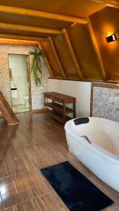 Chalé Romântico Dengo Dengo com Piscina!