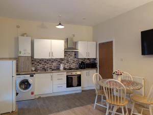 Entire 2 Bedroom Cosy Flat Near City Centre