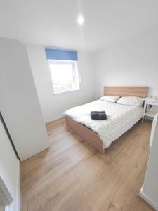 Fresh Private Room in Shared 2 Bed Flat DeltaPoint