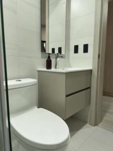 Apartamento de lujo en La Carolina, piso alto con jacuzzi y piscina