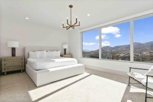 Luxury 4BR with Hot Tub & Deer Valley Access home