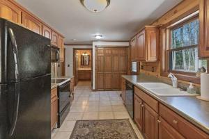 Cozy 3-Bedroom Retreat in Manistee