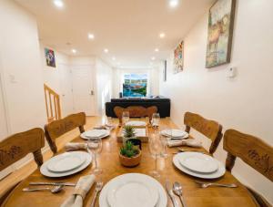 Spacious 2BR | FREE Parking + 1.5 Bath | Near YUL