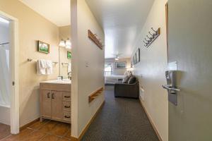Cozy Studio wKitchen #217 at Donner Lake Village