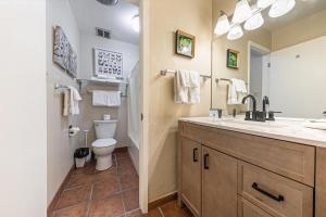 Cozy Studio wKitchen #217 at Donner Lake Village