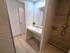 Apartamento de 1 habitación con terraza, cerca de la playa - HISP-236-39