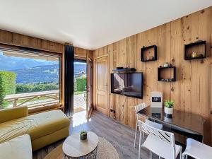 Appartement 2 pièces avec coin montagne, parking, vue Mont Blanc - FR-1-560-167